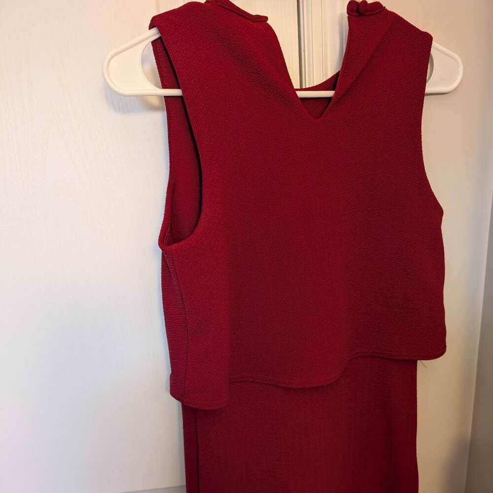 Atmosphere  Red dress